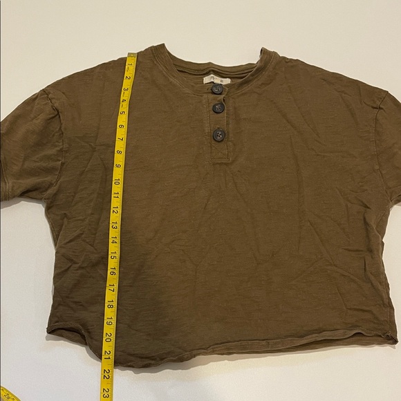 Madewell Raw Edge Henley Crop Top Olive Green - Picture 3 of 6